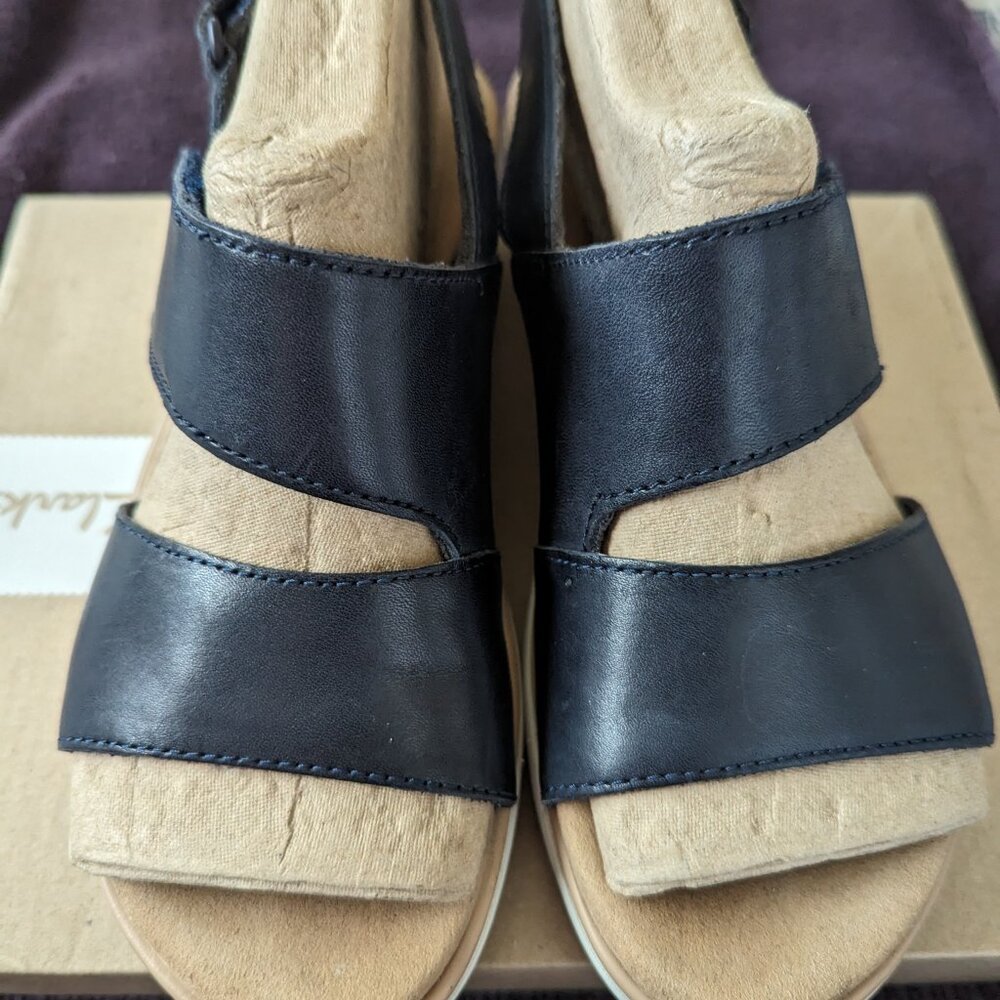 Navy blue Clarks Leather Sandals Size 5 M